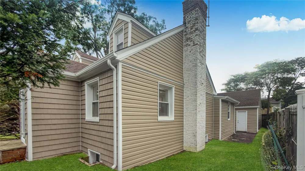 1180 Woodfield Road Rockville Centre, NY 11570