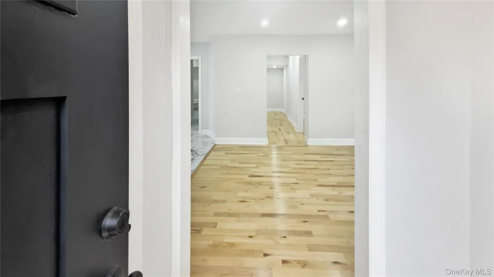 1180 Woodfield Road Rockville Centre, NY 11570