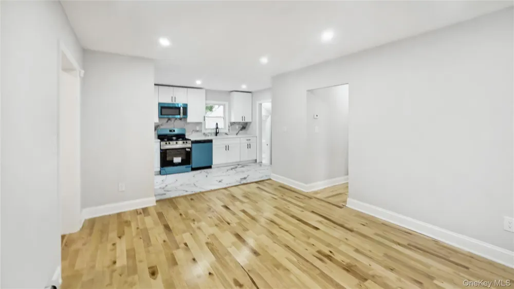 1180 Woodfield Road Rockville Centre, NY 11570