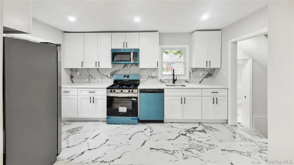 1180 Woodfield Road Rockville Centre, NY 11570