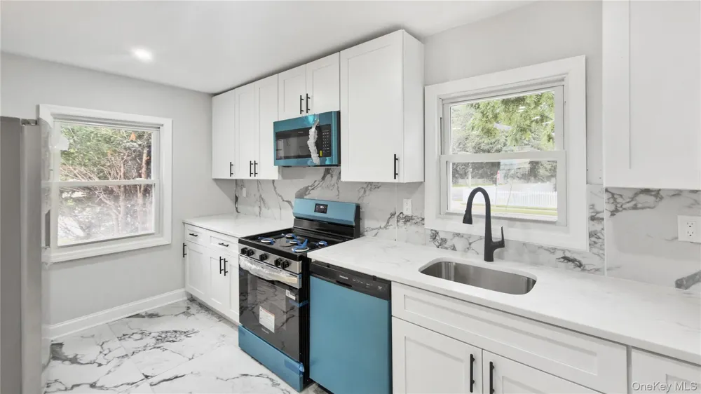 1180 Woodfield Road Rockville Centre, NY 11570
