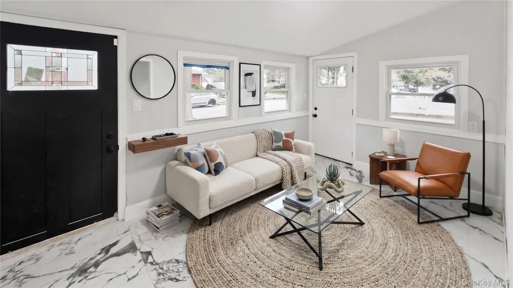 1180 Woodfield Road Rockville Centre, NY 11570