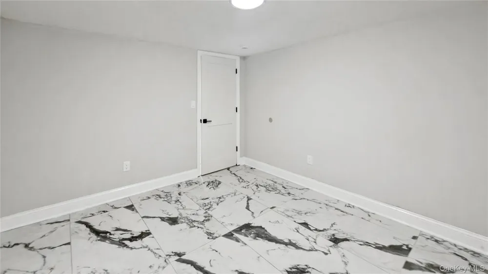1180 Woodfield Road Rockville Centre, NY 11570
