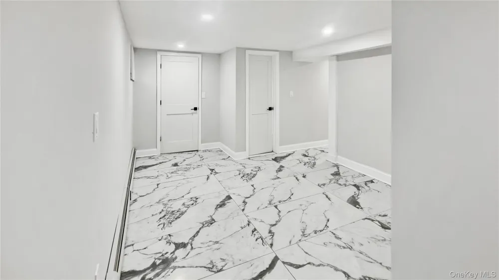 1180 Woodfield Road Rockville Centre, NY 11570