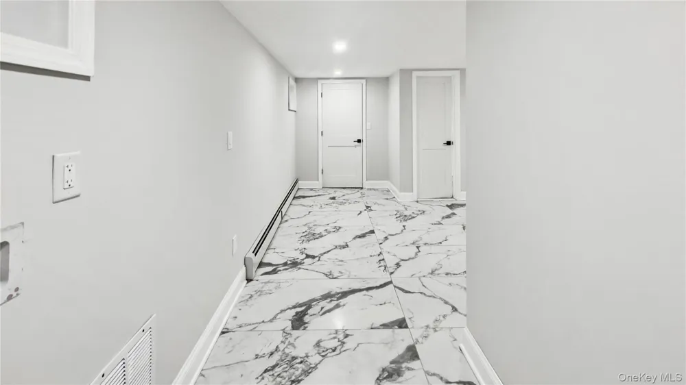 1180 Woodfield Road Rockville Centre, NY 11570