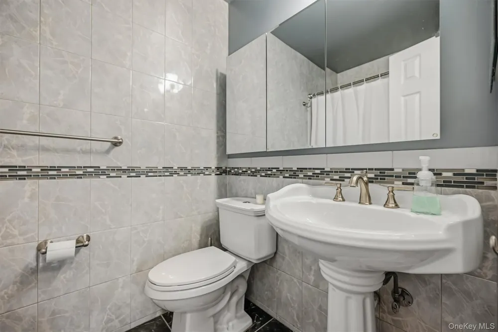 1 Goldsmith Court Washingtonville, NY 10992