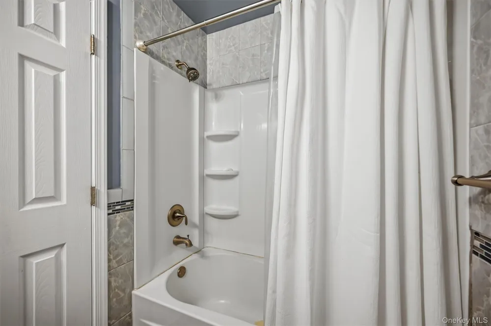 1 Goldsmith Court Washingtonville, NY 10992