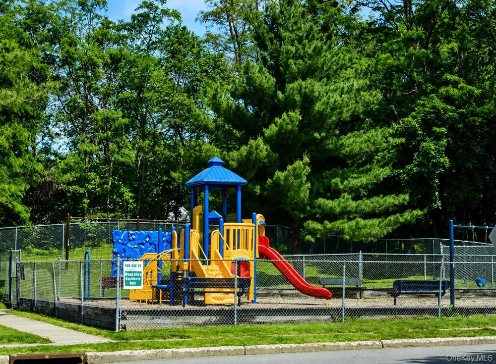 1 Goldsmith Court Washingtonville, NY 10992