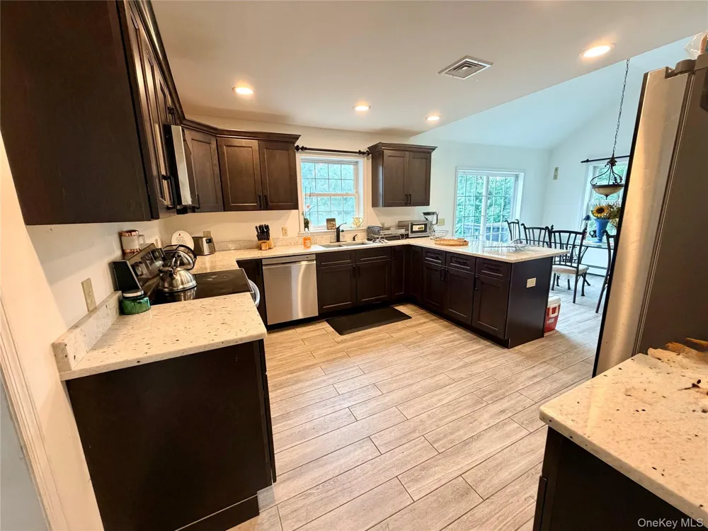 14 Clarks Lane Milton, NY 12547