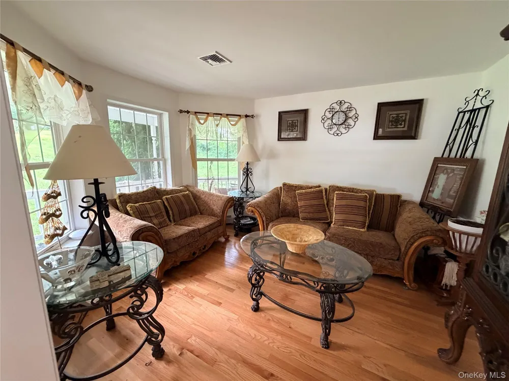 14 Clarks Lane Milton, NY 12547