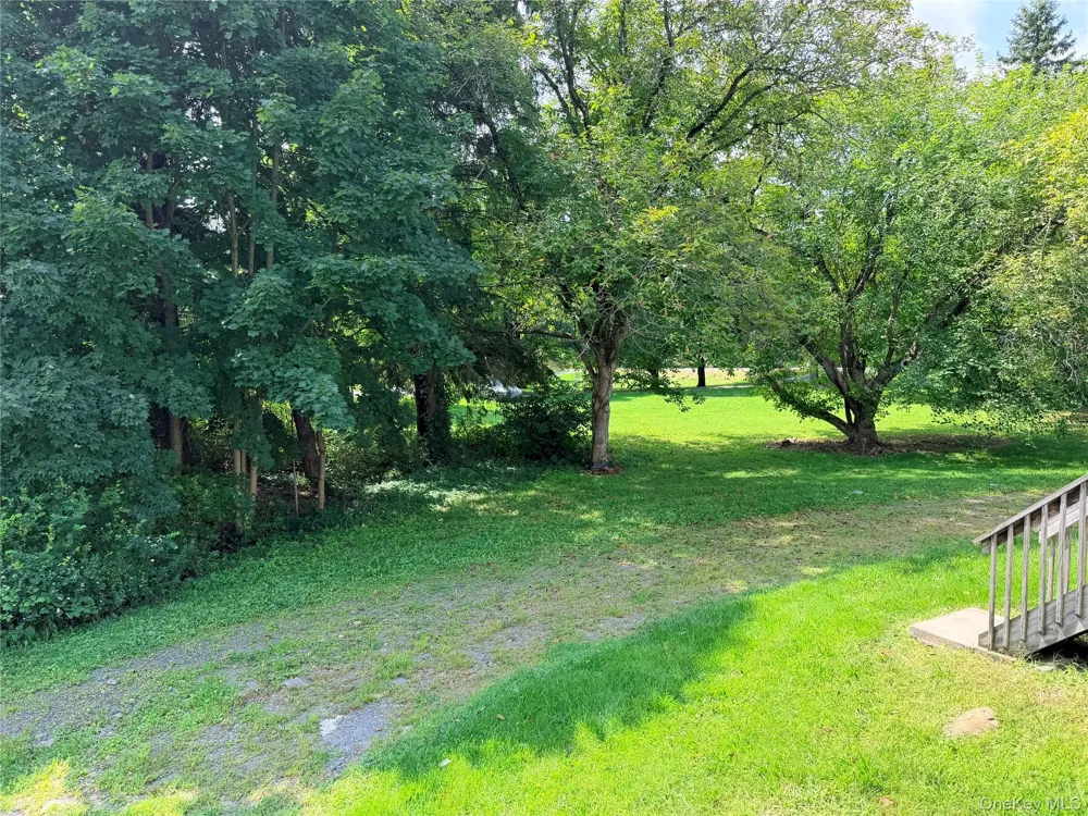 14 Clarks Lane Milton, NY 12547