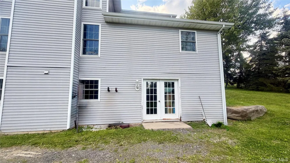 14 Clarks Lane Milton, NY 12547