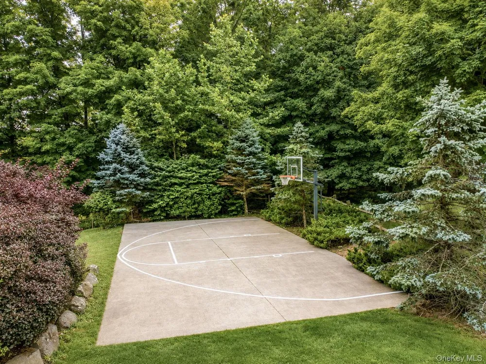 131 Winding Brook Court New Windsor, NY 12553