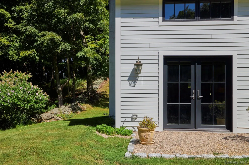 8 Old North Anson Way Stanfordville, NY 12581
