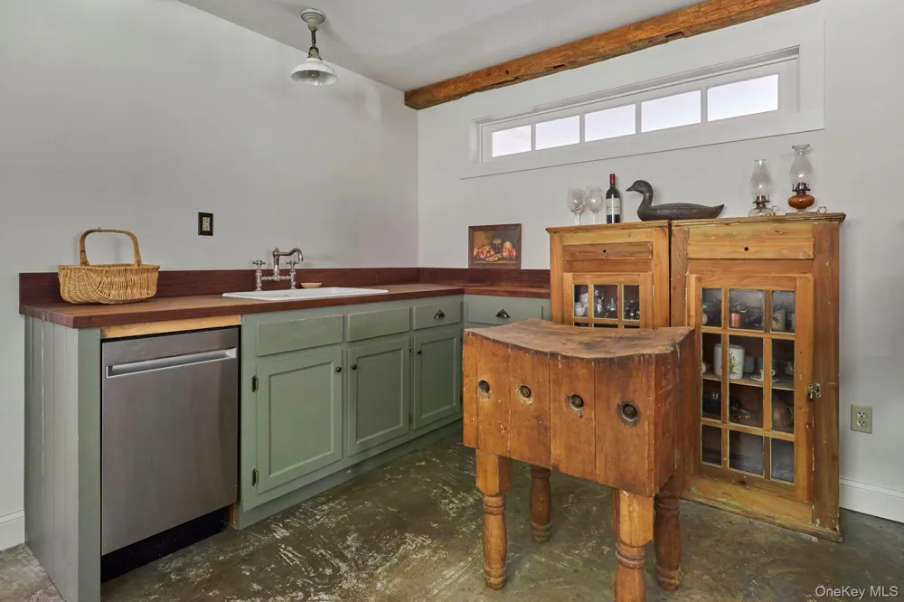 8 Old North Anson Way Stanfordville, NY 12581
