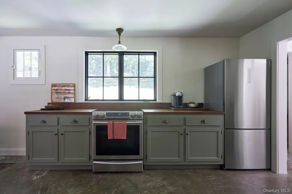 8 Old North Anson Way Stanfordville, NY 12581