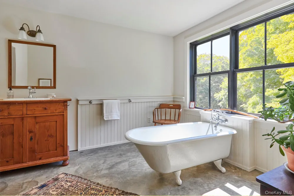 8 Old North Anson Way Stanfordville, NY 12581