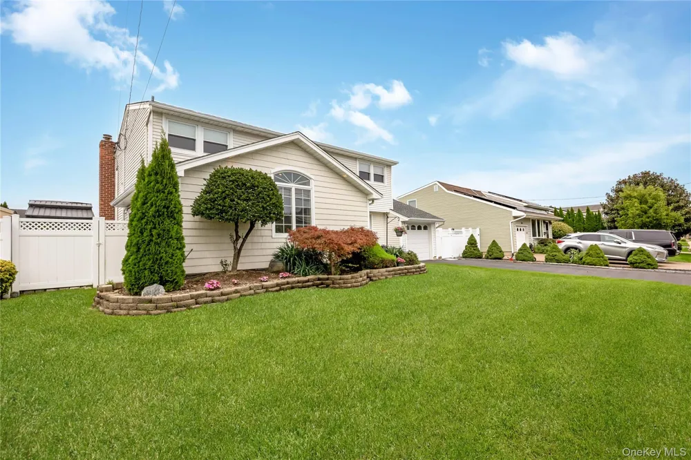 30 Swan Drive Massapequa, NY 11758
