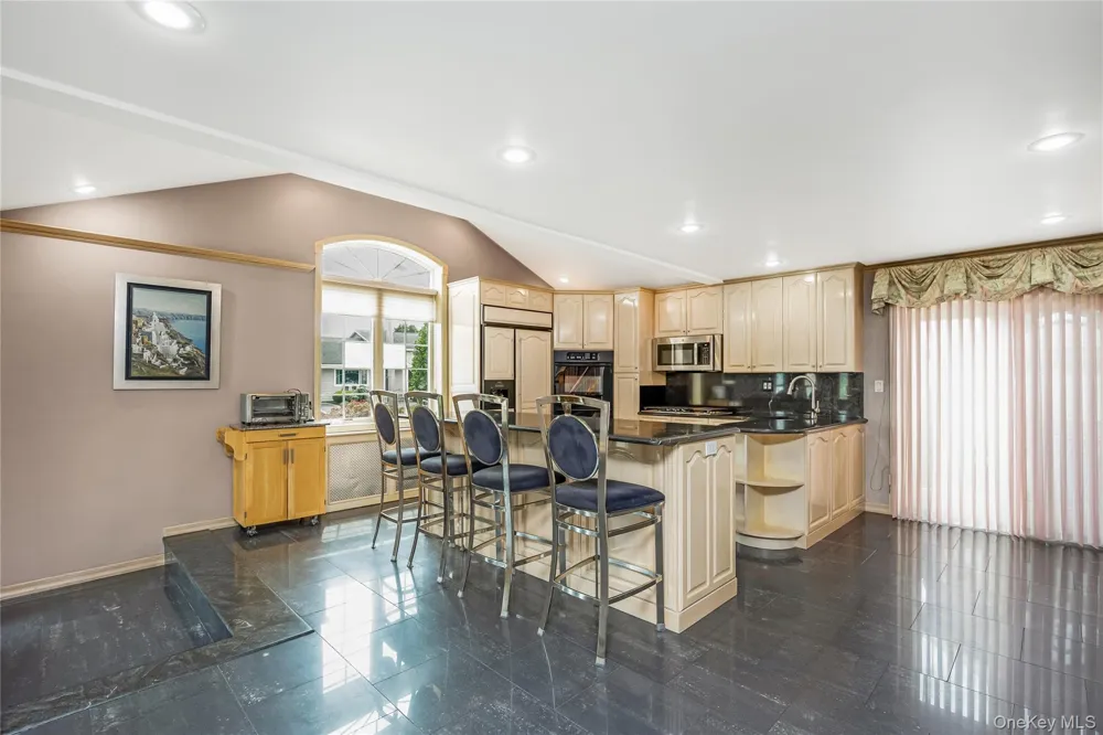 30 Swan Drive Massapequa, NY 11758