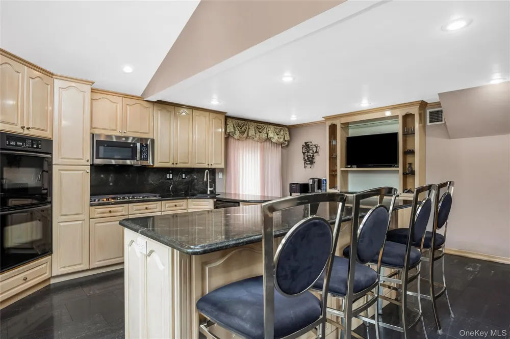 30 Swan Drive Massapequa, NY 11758