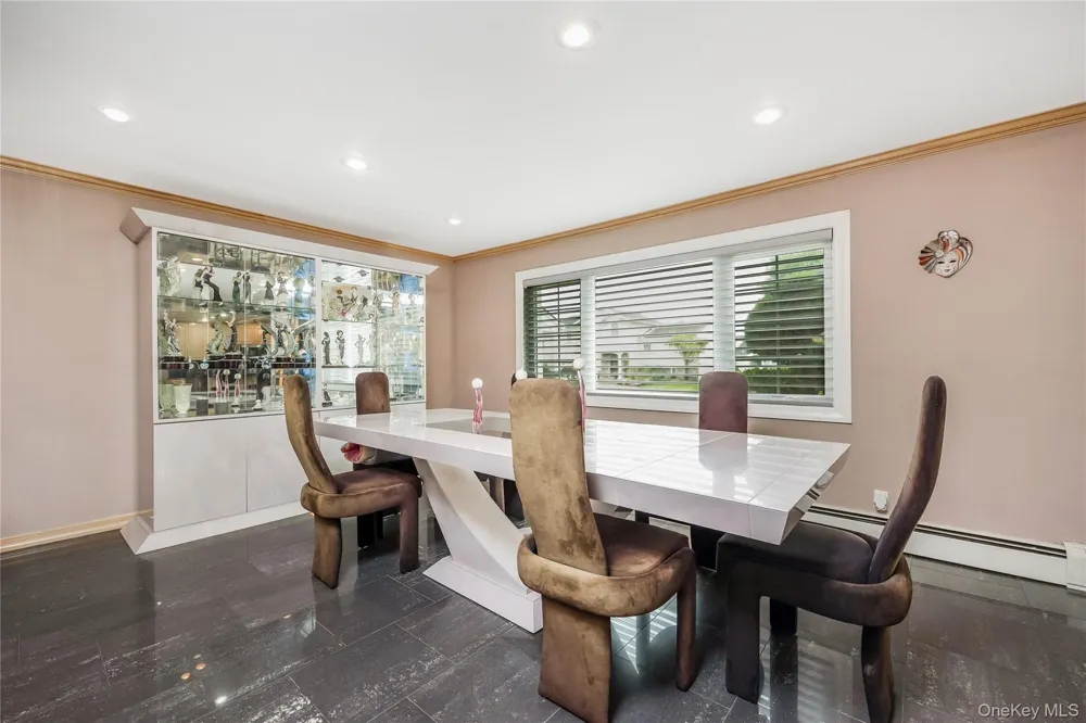 30 Swan Drive Massapequa, NY 11758