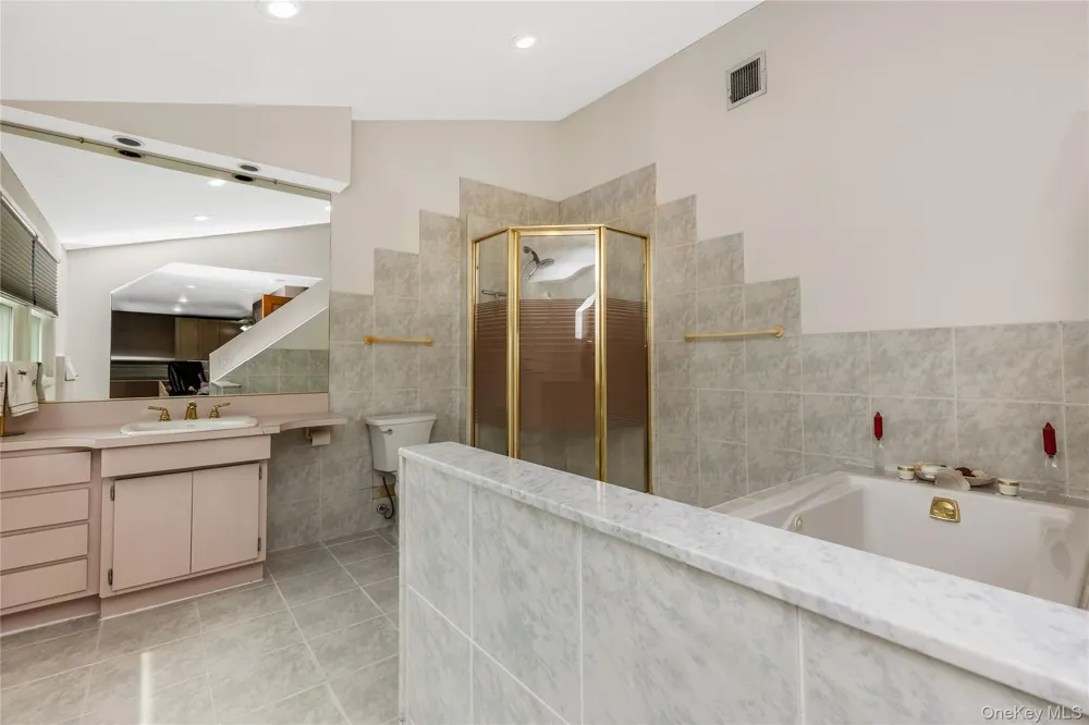 30 Swan Drive Massapequa, NY 11758