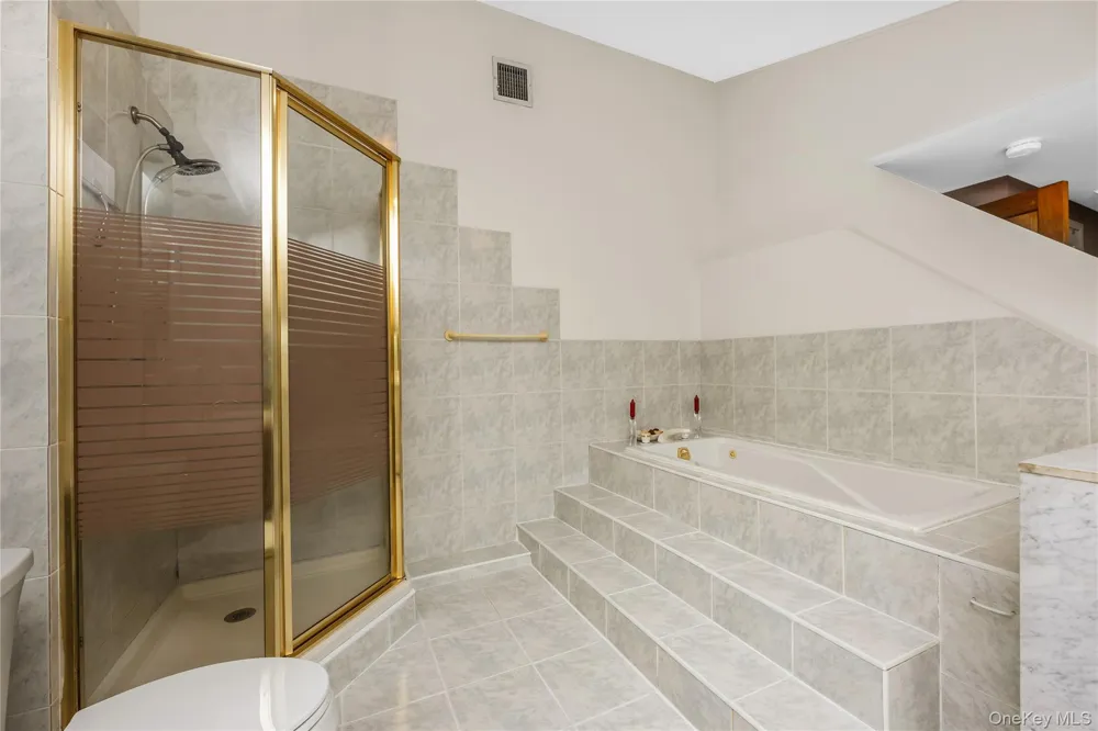 30 Swan Drive Massapequa, NY 11758
