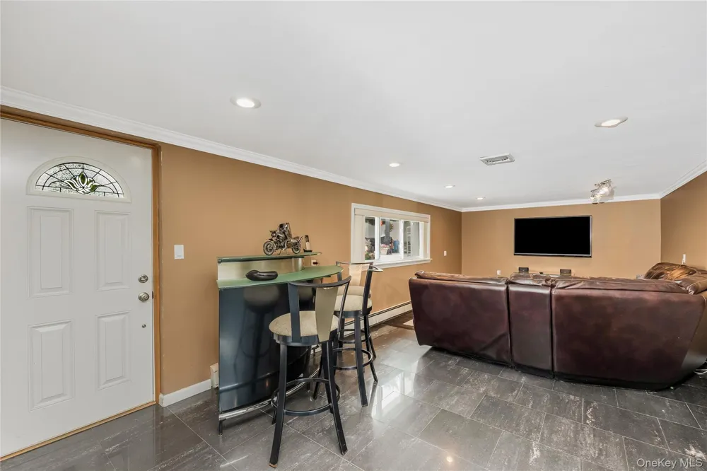 30 Swan Drive Massapequa, NY 11758