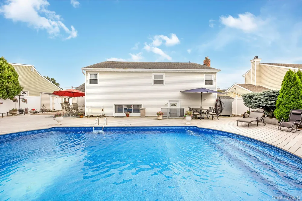 30 Swan Drive Massapequa, NY 11758