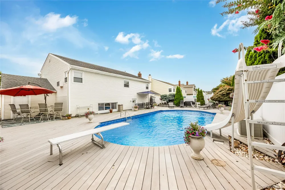 30 Swan Drive Massapequa, NY 11758