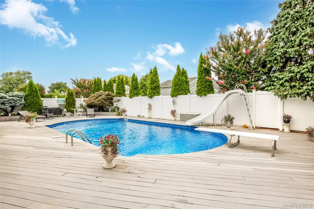 30 Swan Drive Massapequa, NY 11758