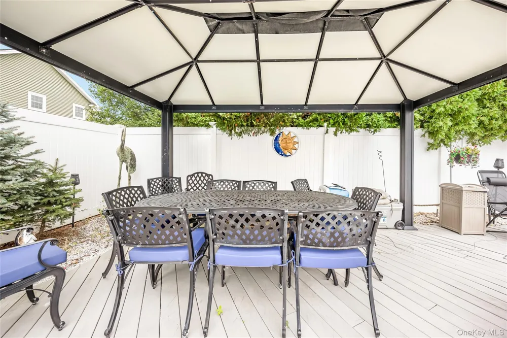 30 Swan Drive Massapequa, NY 11758