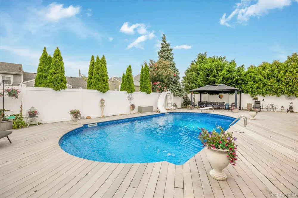 30 Swan Drive Massapequa, NY 11758