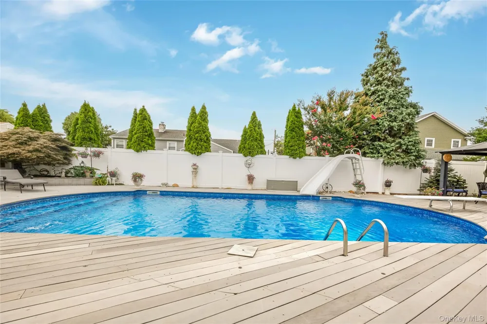 30 Swan Drive Massapequa, NY 11758
