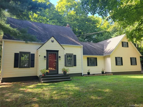 1078 Salt Point Turnpike