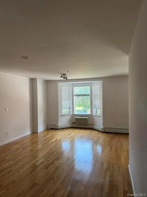 38 Knightsbridge Road #3K