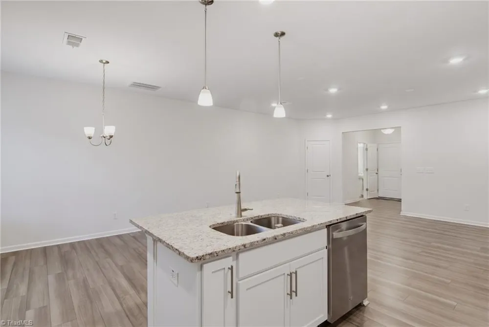 4020 Beckton Trail Jamestown, NC 27282
