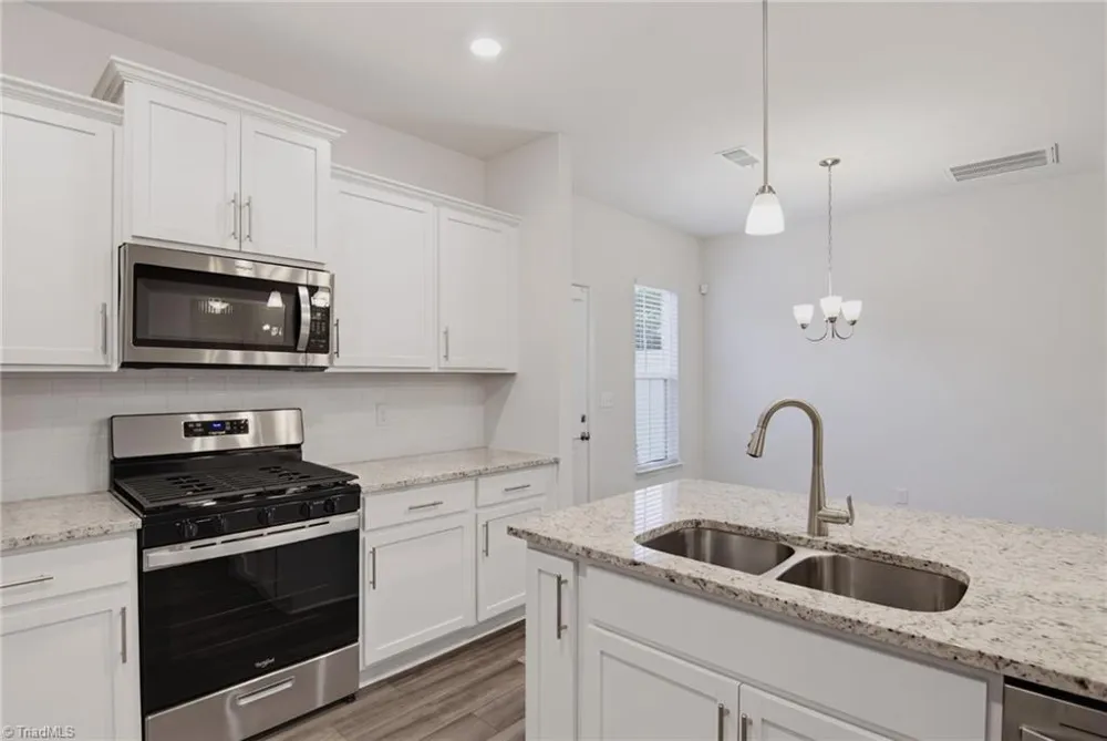 4020 Beckton Trail Jamestown, NC 27282