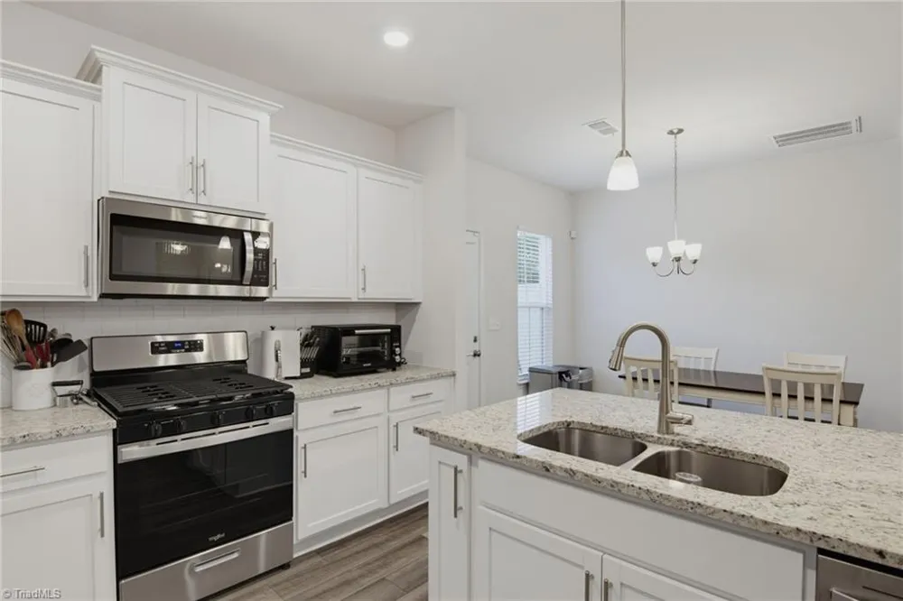 4020 Beckton Trail Jamestown, NC 27282