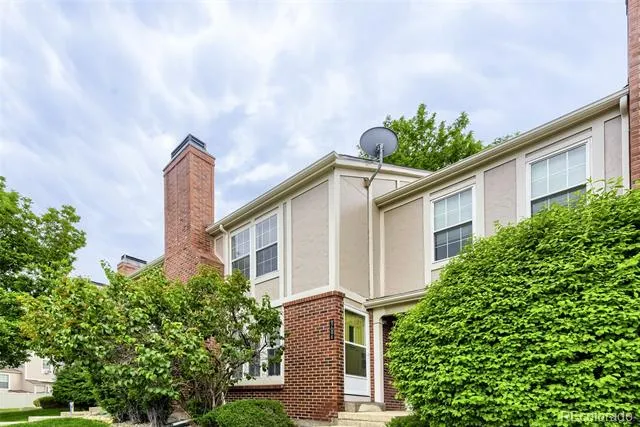 9709 W Chatfield Avenue #E Littleton, CO 80128
