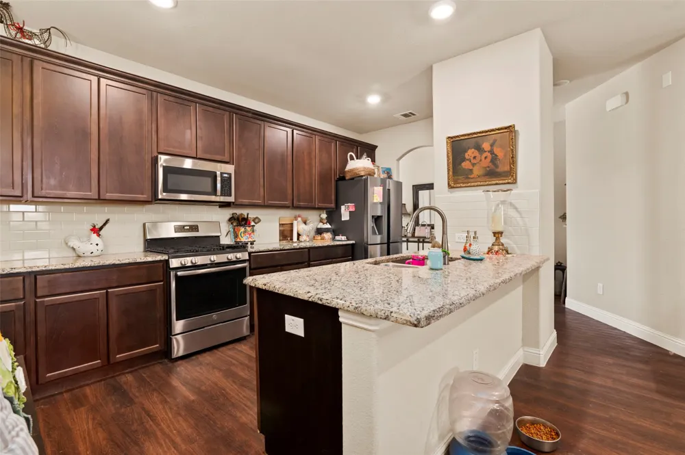 15 Pleasant Valley Sanger, TX 76266