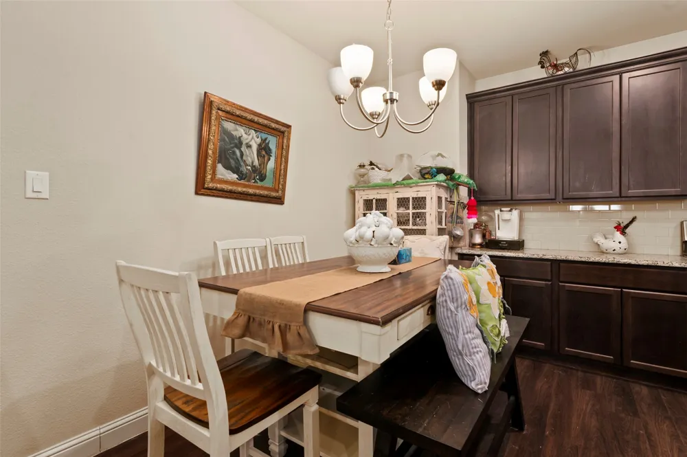 15 Pleasant Valley Sanger, TX 76266