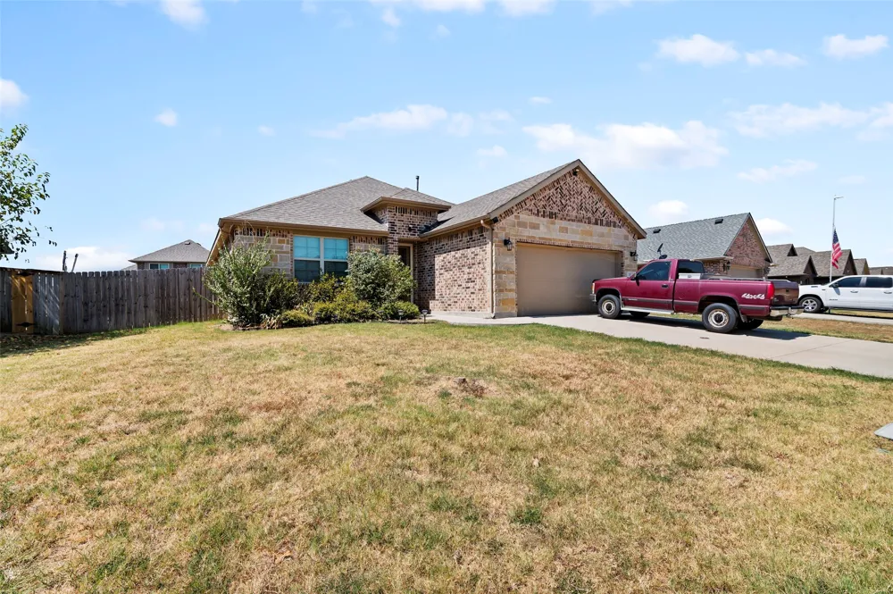15 Pleasant Valley Sanger, TX 76266