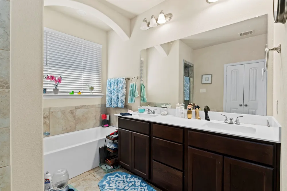 15 Pleasant Valley Sanger, TX 76266