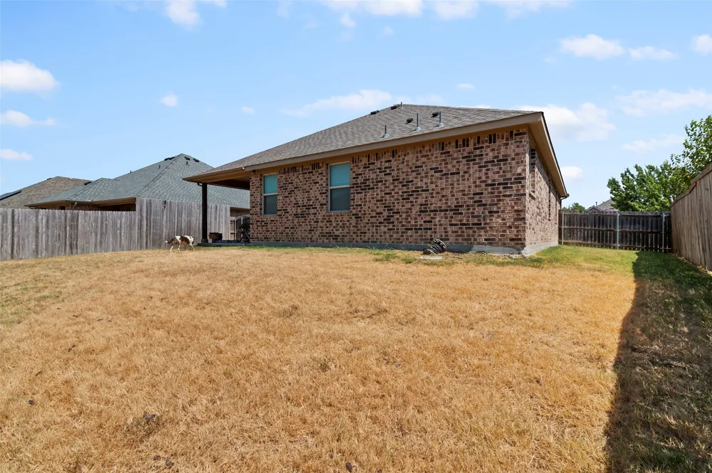 15 Pleasant Valley Sanger, TX 76266