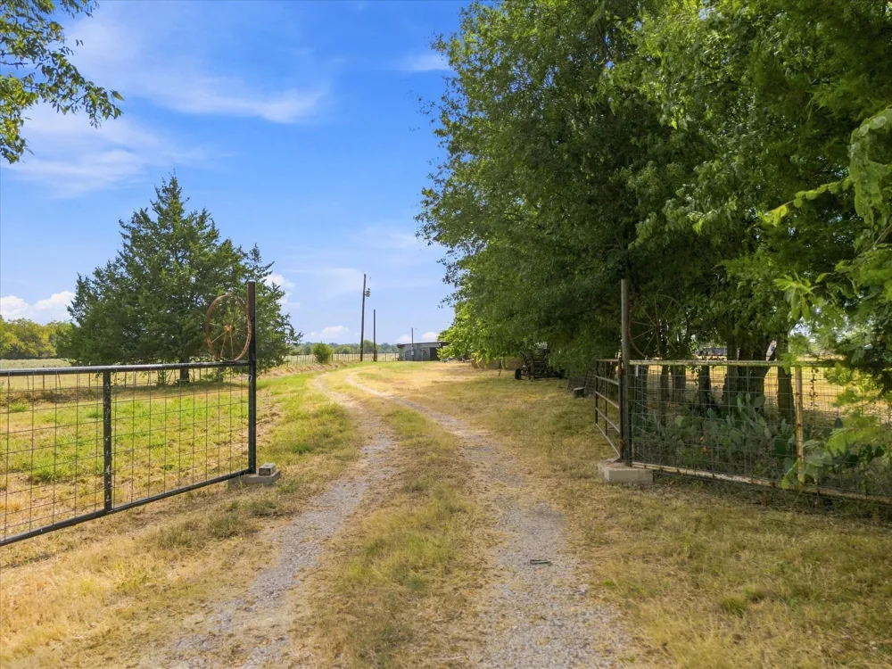 431 Fm 71 Commerce, TX 75428