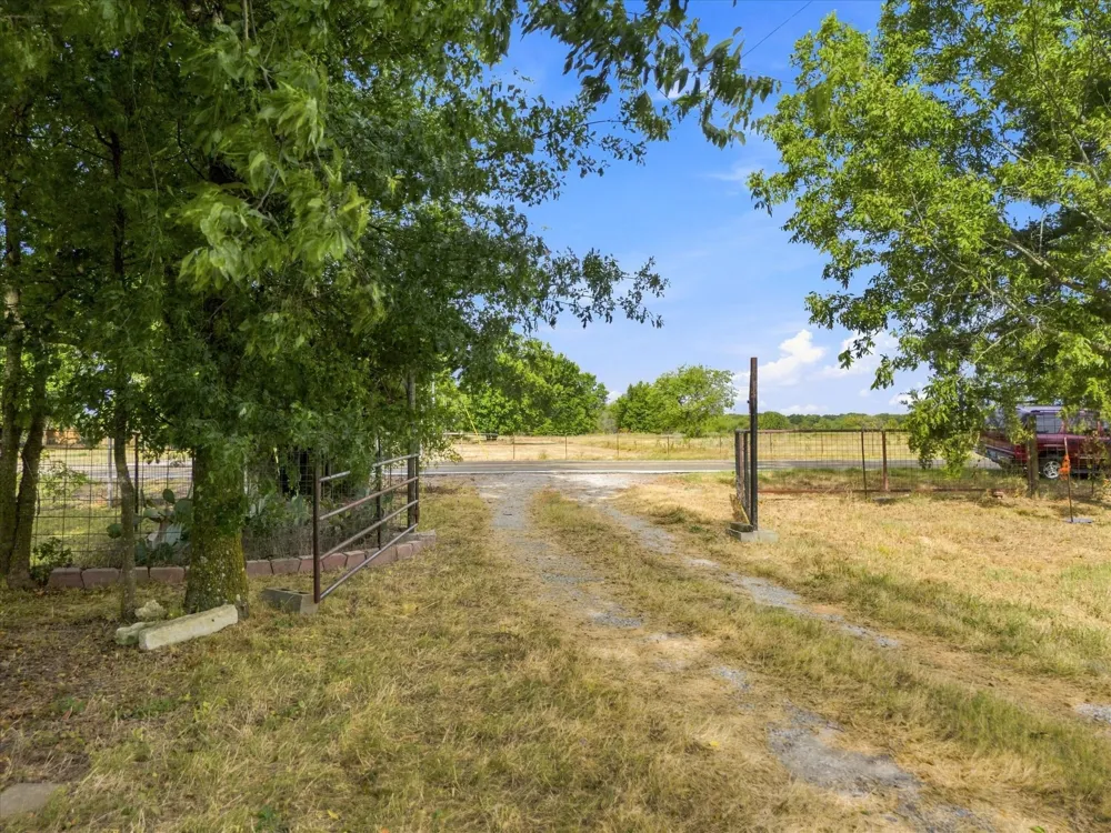 431 Fm 71 Commerce, TX 75428