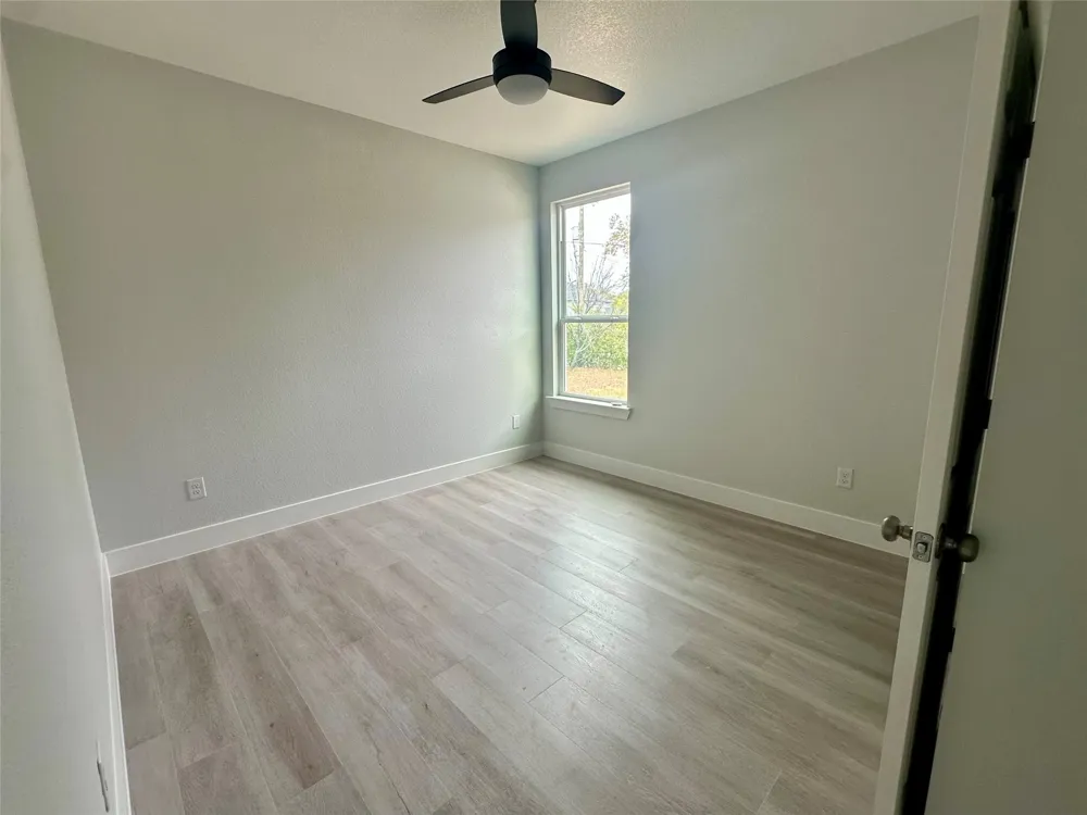 525 NW 17th Street Grand Prairie, TX 75050