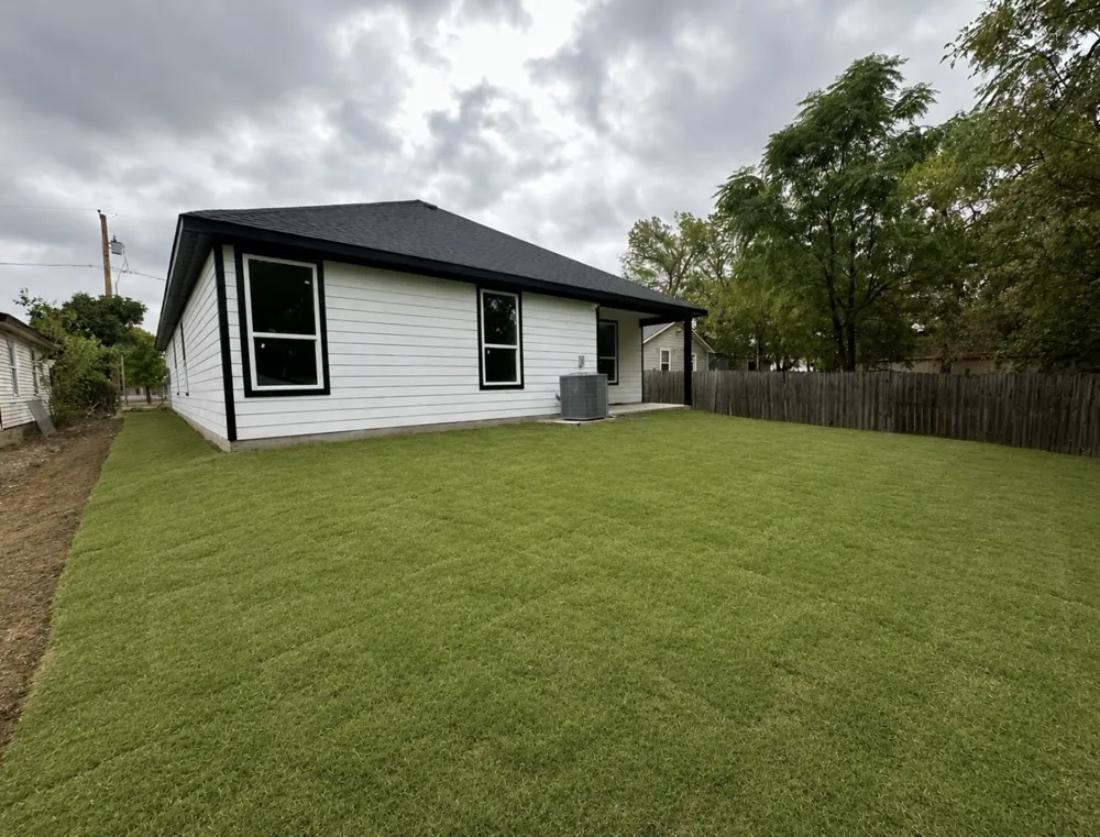 525 NW 17th Street Grand Prairie, TX 75050