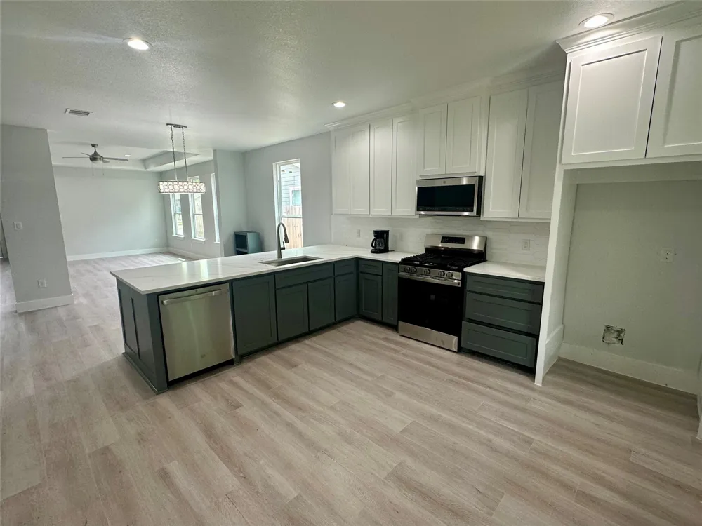 525 NW 17th Street Grand Prairie, TX 75050